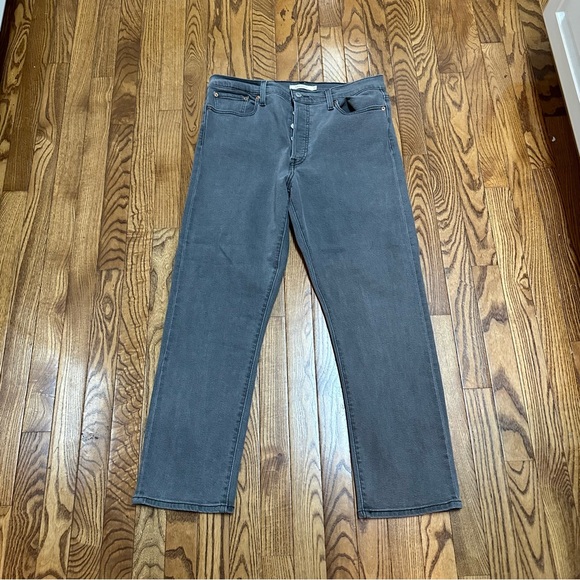 Levi Wedgie Straight Button fly jean. NWOT Size 32x28 - Picture 2 of 5